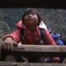 Image of Deti musia do školy chodiť po strmých vysokých rebríkoch (video)