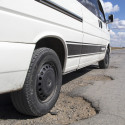 Image of Čo robiť, keď za po&scaron;koden&eacute; auto m&ocirc;že v&yacute;tlk na ceste? - Prenocuj.sk